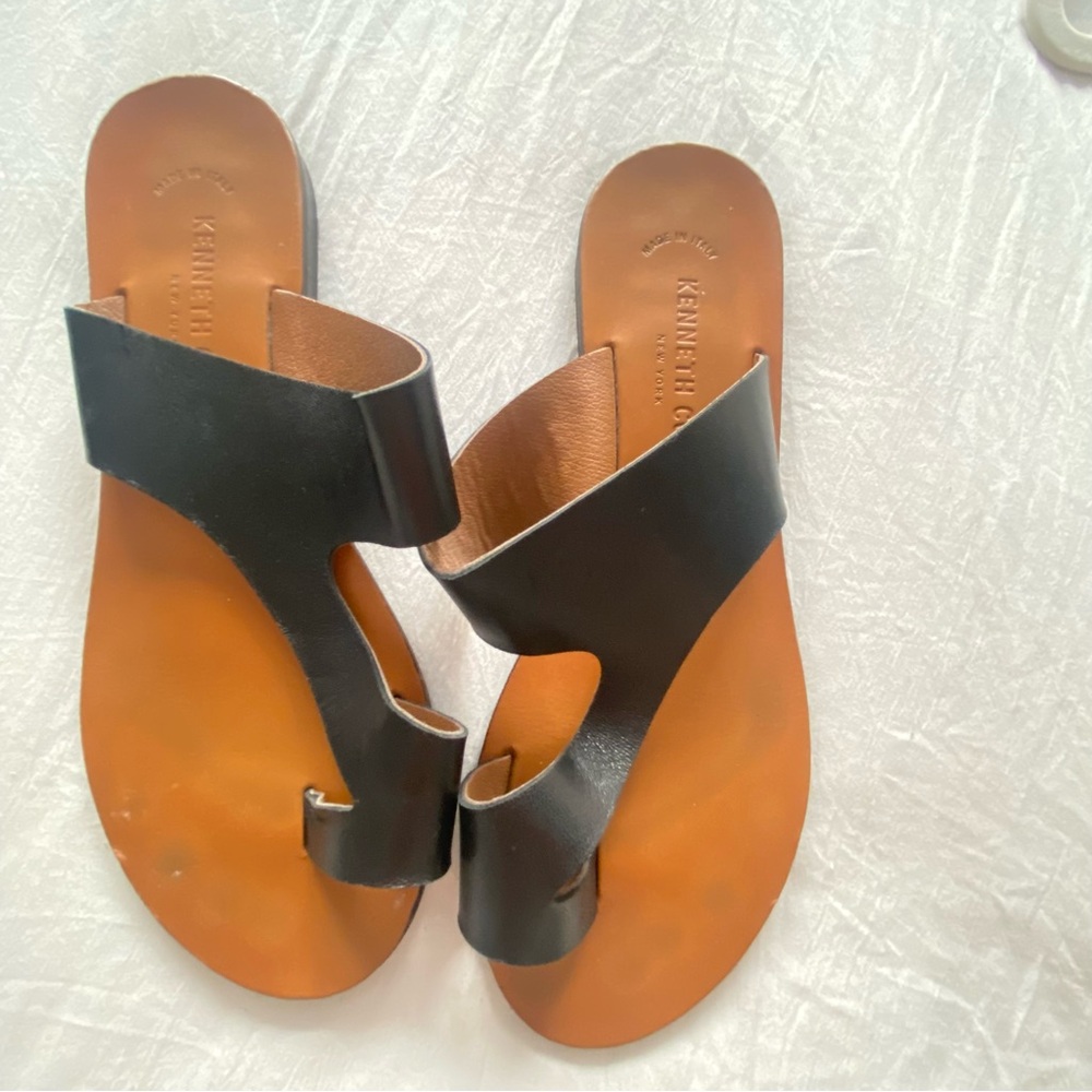 Kenneth Cole black sandals